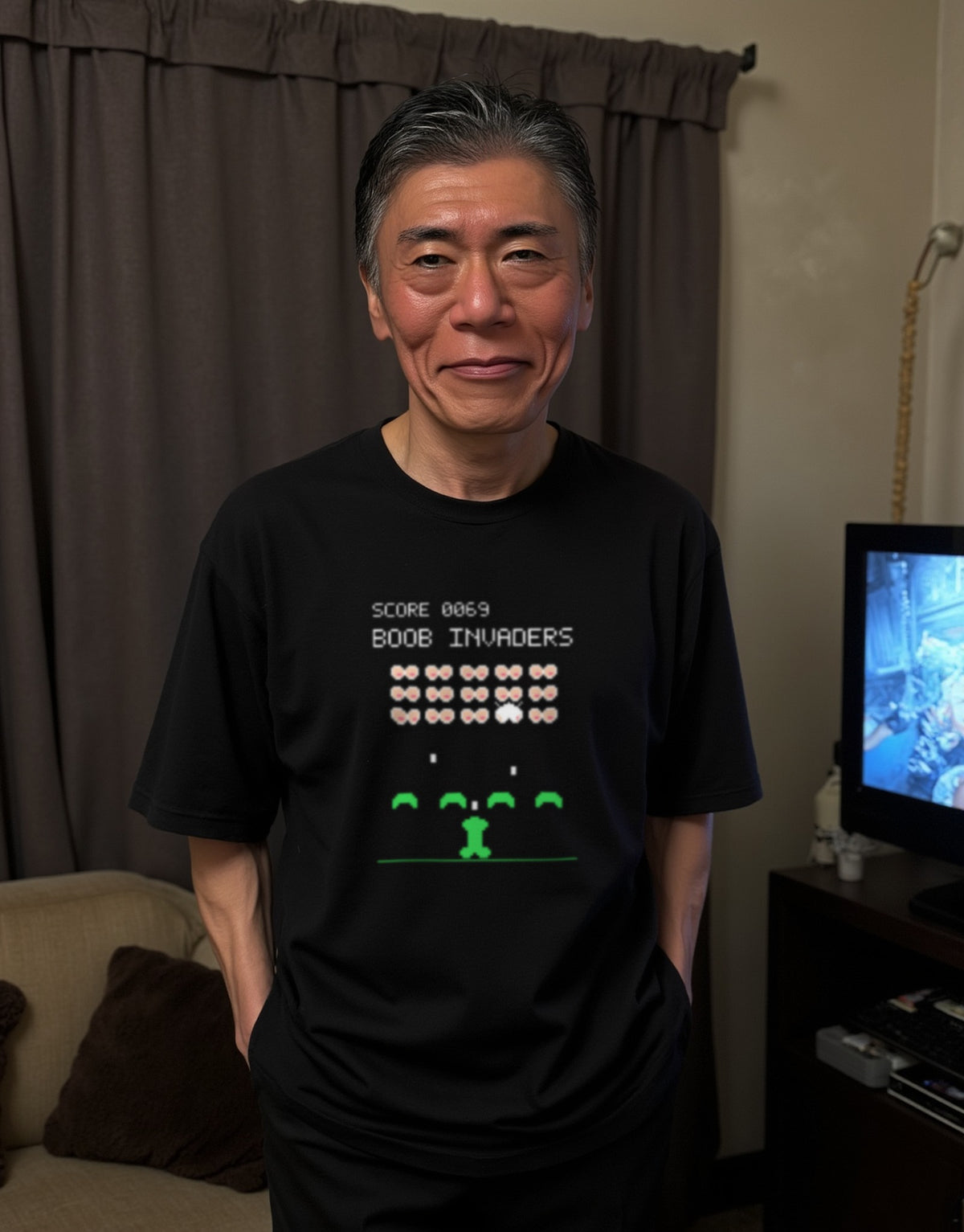 Boob Invaders ブラック 着用 男性